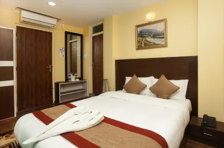 Hotel Rosemary Homes Отели рядом с достопримечательностью «Trailokya Mohan Narayan Temple»