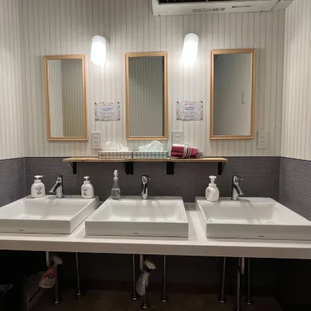 Hinode kagurazaka hotel Отели рядом с достопримечательностью «Комплекс Gakushikaikan»