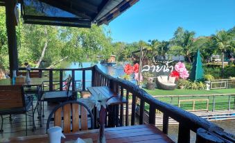 Country Lakeview