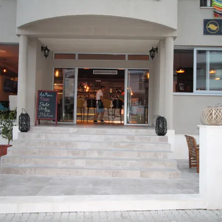 Le Marc Guesthouse
