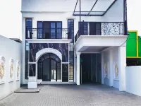 TwoSpaces Living at Nabila Semampir Homestay Hotels in Sedati
