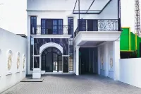 TwoSpaces Living at Nabila Semampir Homestay