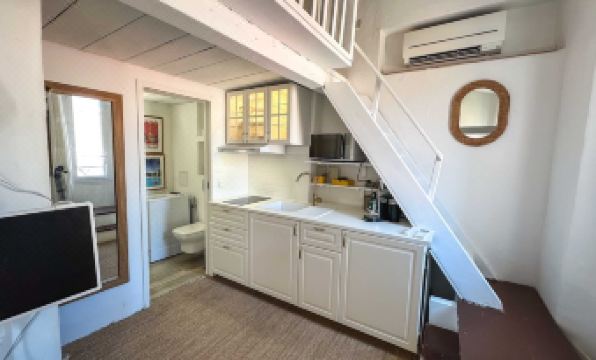Cozy Studio– Mezzanine/2P– Central/ Port St-Tropez