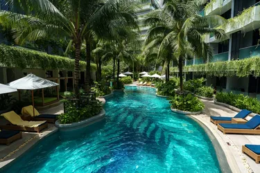 รูปภาพของอเมซิ่งลากรีนเดินไปหาดลายัน 10 นาที