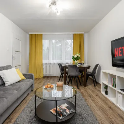Lumina 3 room apartment in Warsaw Отели рядом с достопримечательностью «Станция метро Mlociny»
