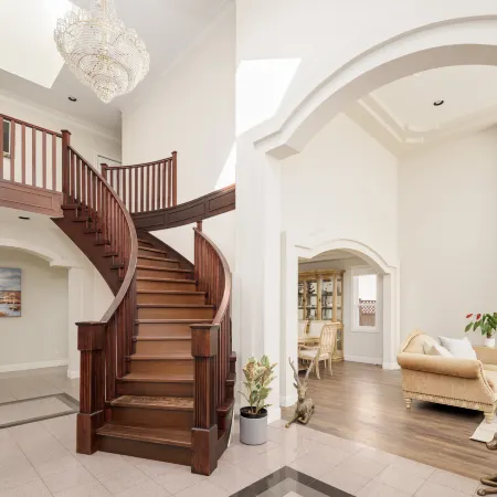 Vancouver Stay -- Downtown Richmond Luxury House Walk to Bus Station,Restaurants & Mall