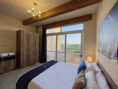 INNI - 4 bedrooms (sleeps 8 + 2 kids) Gharb village - Homestays