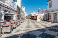 BnB Homes Villa Verde - swimming pool, marina view, BBQ and games room, garden