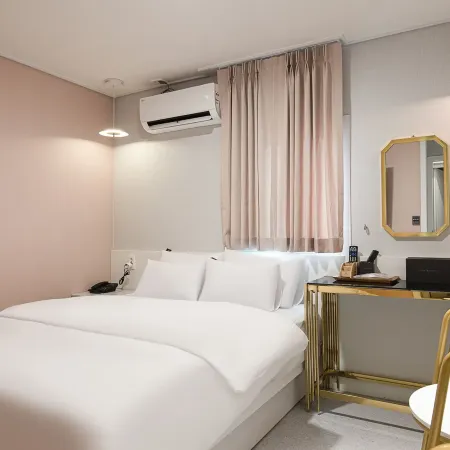 Artichoke Hotel