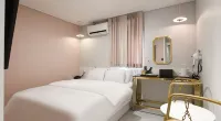 Artichoke Hotel