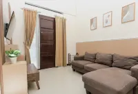 3 Bedroom Guest House in Batu Malang - parking