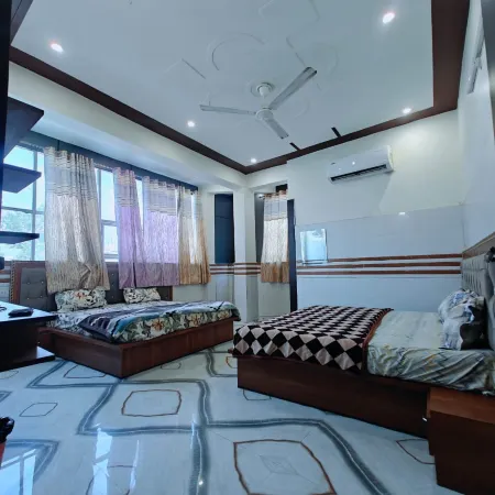 Hotel Gayatri Dham Near Prem Mandir & Iscon