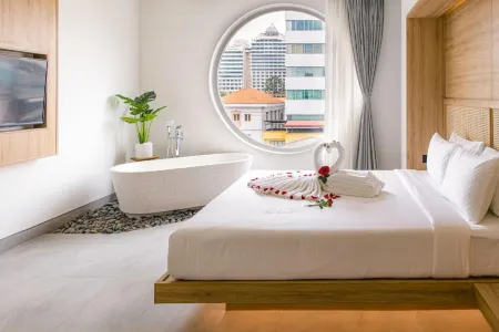Meander Saigon
