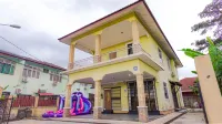 Bungalow Kota Baru Guesthouse  호텔