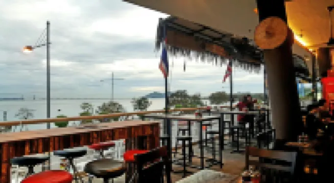 檳城兩房一廳套房假日出租