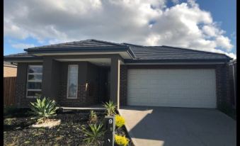 Serenity Home 9 by Hiverooms