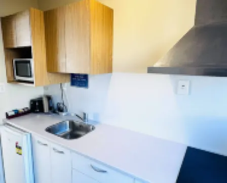 Merivale Court Large Studio-Unit 2