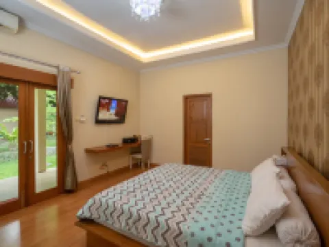 Private Villa - Griya Bayan Kraguman Hotels in Jogonalan