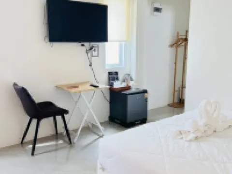 กรีน ไวท์ รีสอร์ท แอนด์ คาเฟ่ โรงแรมในอำเภอ ชุมแพ