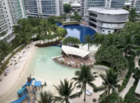 อะซัวร์ เออร์เบิน รีสอร์ต เรสซิเดนซ์