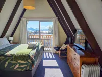 Cozy Lake Tekapo Stay with Mountain Views Hotels in 