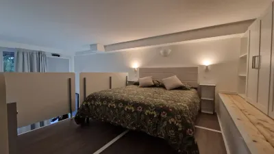 Design Apartment Loft in Milan Forum Hotel dekat Mediolanum Forum