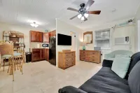 ST Pet Friendly Beachside Bungalow #2 & BBQ Grill Hotels in Indian Rocks Beach