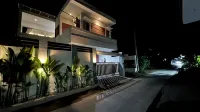 3 Bed Paradise Villa in Kuta Pool and Great Wi-Fi