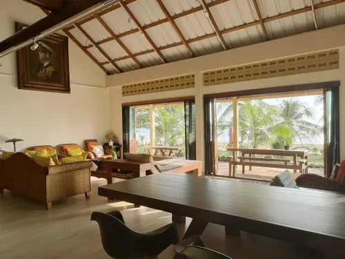 Beach Front Villa, Saphli beach, Chumphon,Thailand - Homestays