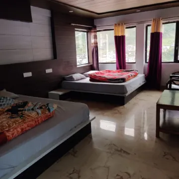 Hotel Nanda Devi