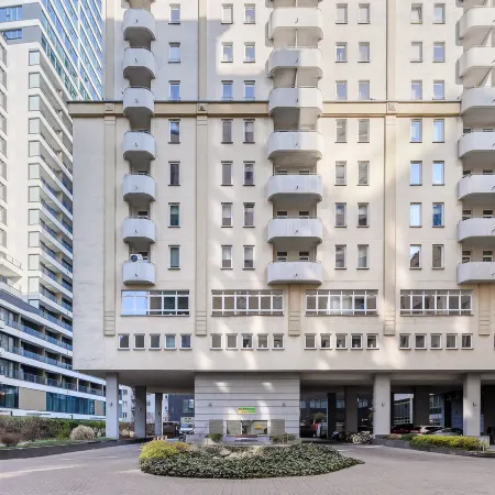 Lumina apart with parking in Warsaw center
