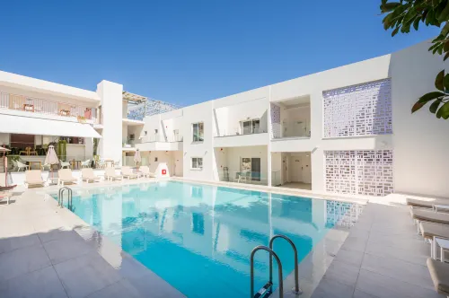 Tarra Seaside  Hotel