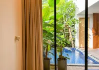 Modern 3BR Villa | Private Pool | Fast WiFi - parkir