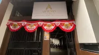 Artemis Hotel Bekasi - СПА