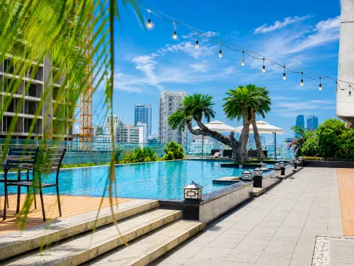 1BR Sea View Apartment near My Khe Beach | King Bed & Sofa Bed - bar