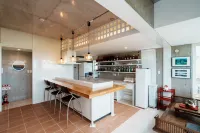 Haiyuege | 180° Oceanfront Private Villa Steps to Beach Free Parking - บังกะโล