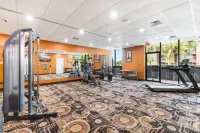 Clarion Pointe Galveston - Beachfront - Gym
