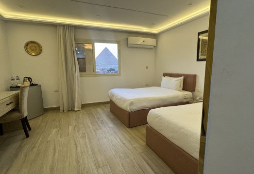 피라미드 호텔 전경