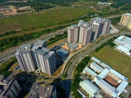 PPAM Seruling Presint 5, Putrajaya 4BR+ PICC View Отели рядом с достопримечательностью «Masjid Tuanku Mizan Zainal Abidin (Masjid Besi)»