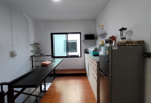 Den Nest Guest House Hotel Overview