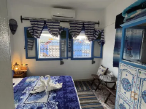 Sakura hotel シェフシャウエンのホテル