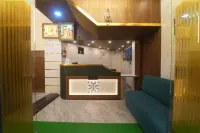 Hotel Kanishka Inn - Bãi đậu xe