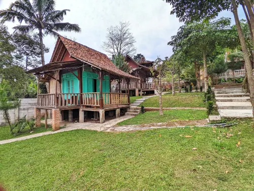 Omah Trasan Pangrango Hotels in Ciawi