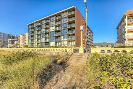 Sand & Sea Apartments