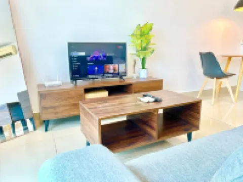 J Cozy 1-5pax Trefoil Setia Alam 100Mps Wifi & TV