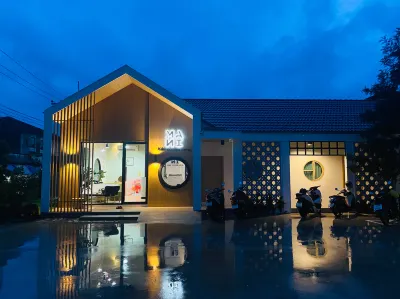 Mani Ranong Hotel  호텔
