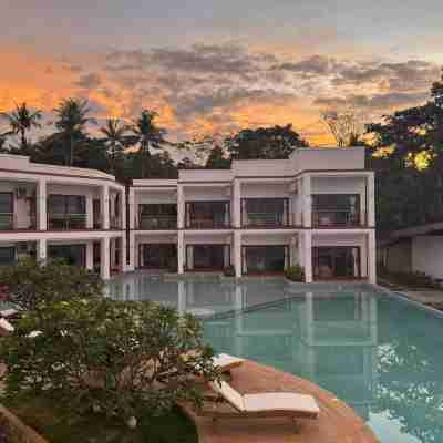 Resort Deja Vu Hotel Exterior