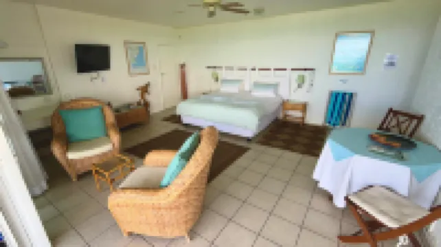 At the Beach โรงแรมใน