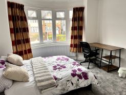 10min to University, Airport dart & train station