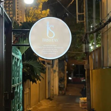 Trisstay Saigon - Dien Bien Phu Отели рядом с достопримечательностью «Конгресс-центр GEM Centre»